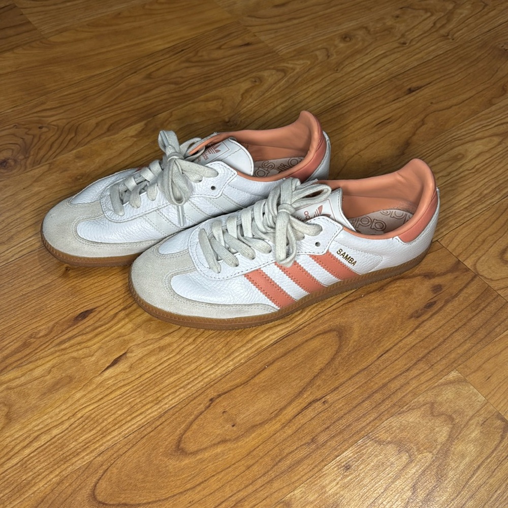 EUC Adidas Sambas